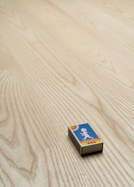 Massivt askgolv A 20x135 mm yta2